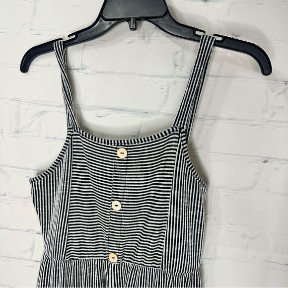 Caution To The Wind medium dress‎ - Picture 3 of 8